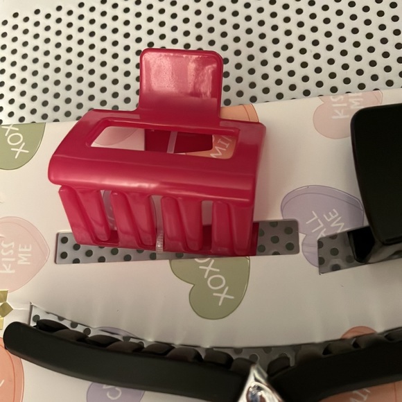 NOVEMBER SALE! Claw Clip Set - Picture 5 of 5